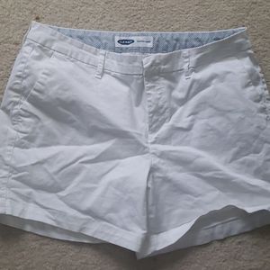 White chino short